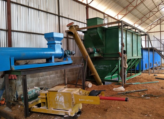 Liberia 2tph palm oil pressing machine is installing