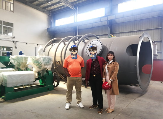 Cameroon customers purchased 5tph small scale palm oil processing machine from Henan Doing Company